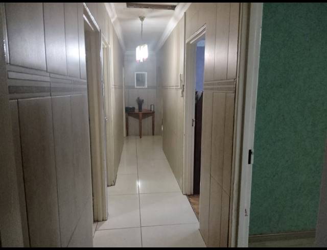 4 BEDROOM FREEHOLD FOR SALE IN VOSLOORUS EXT 10